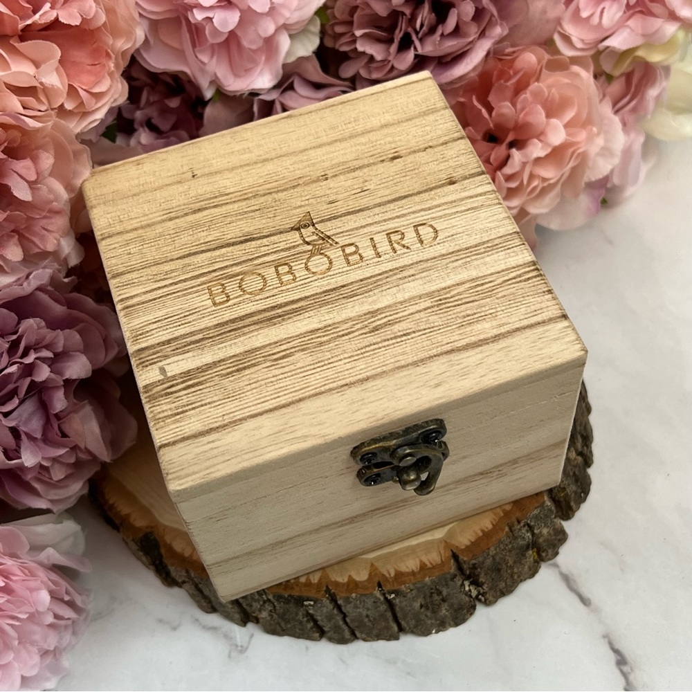 Luxury Multi Tone Colorful Wood Quartz Watch - Picture 5 of 16